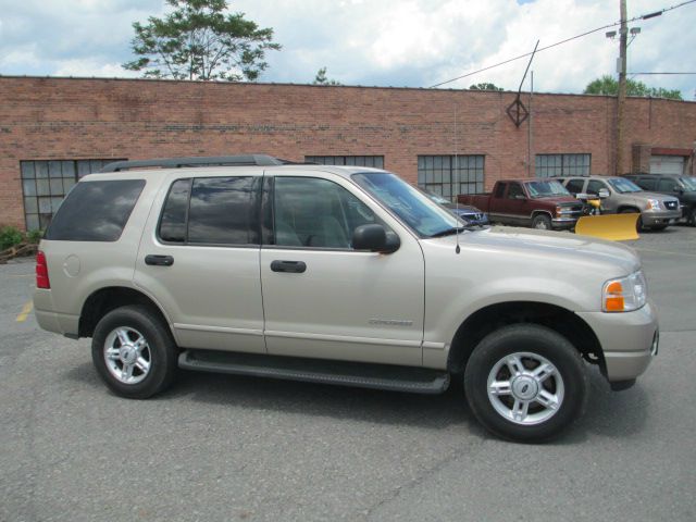 2005 Ford Explorer ESi