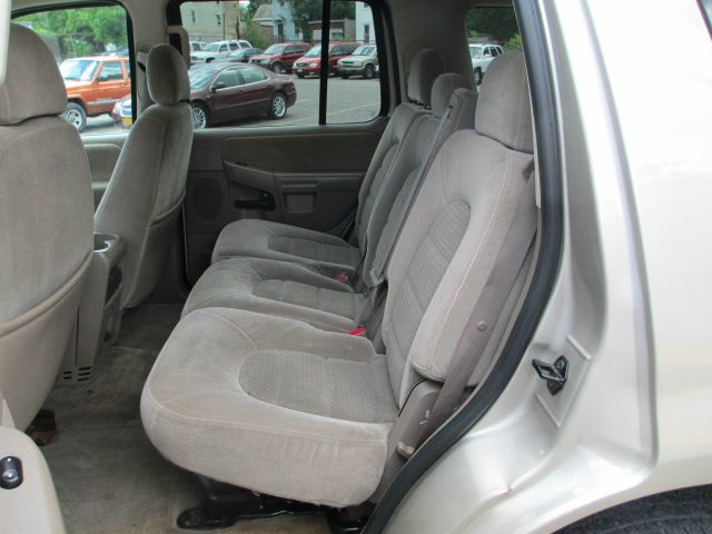 2005 Ford Explorer ESi