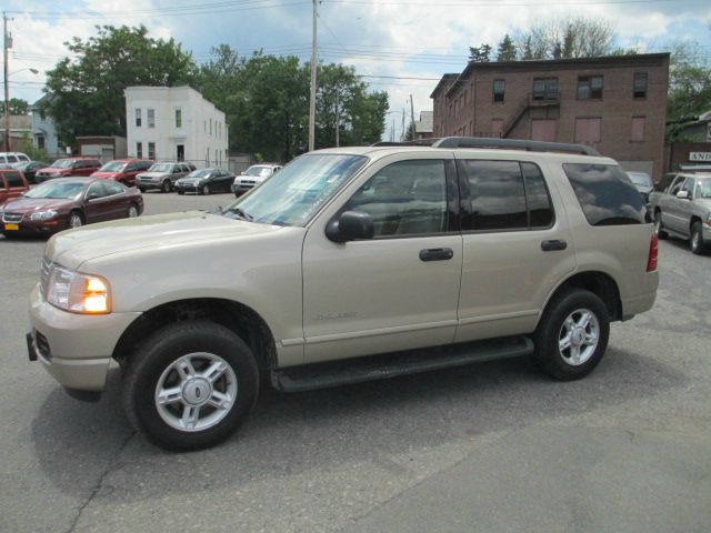 2005 Ford Explorer ESi