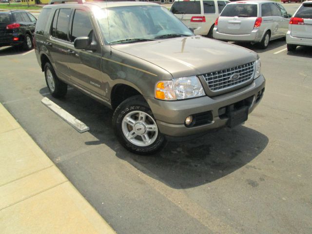 2005 Ford Explorer XLT Supercab 5.5-ft Box 2WD