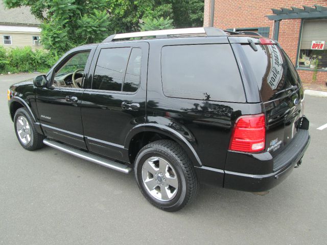 2005 Ford Explorer 2dr LWB