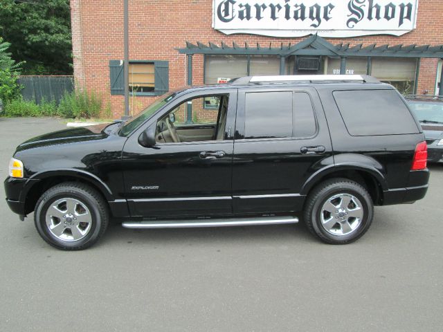 2005 Ford Explorer 2dr LWB