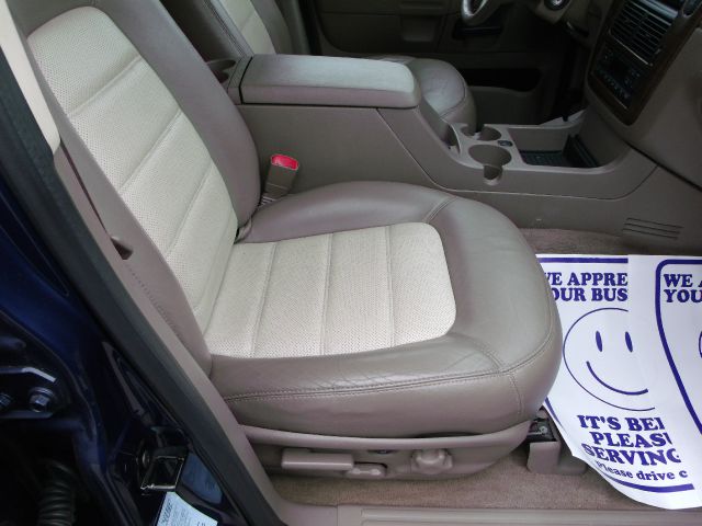 2005 Ford Explorer Custom Deluxe