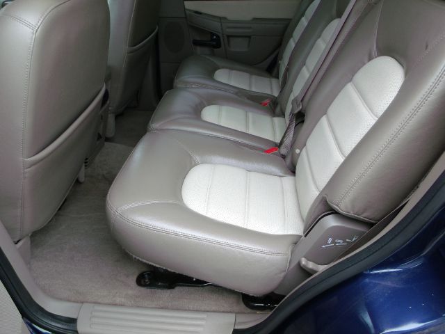 2005 Ford Explorer Custom Deluxe