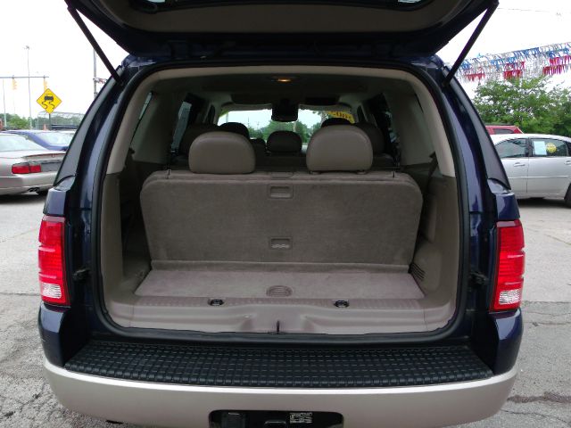 2005 Ford Explorer Custom Deluxe