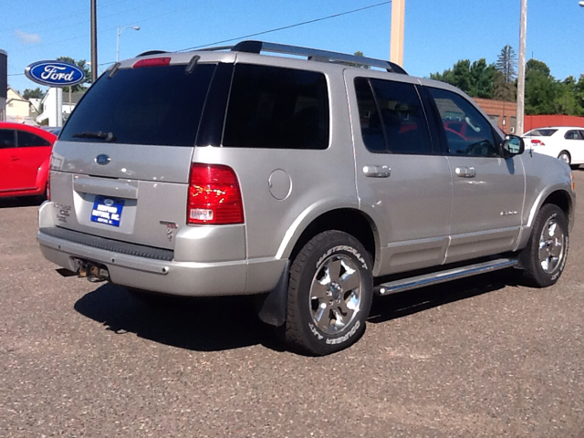 2005 Ford Explorer 2dr LWB