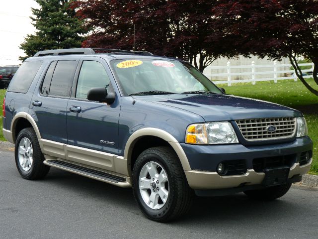 2005 Ford Explorer LT CREW 25