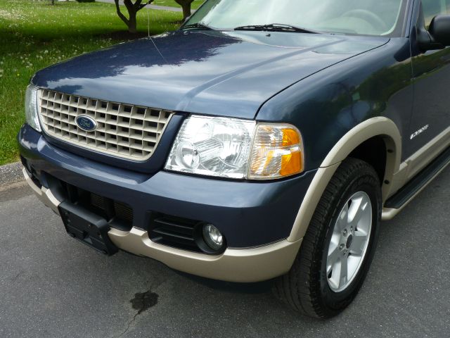 2005 Ford Explorer LT CREW 25