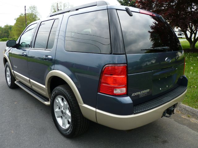 2005 Ford Explorer LT CREW 25