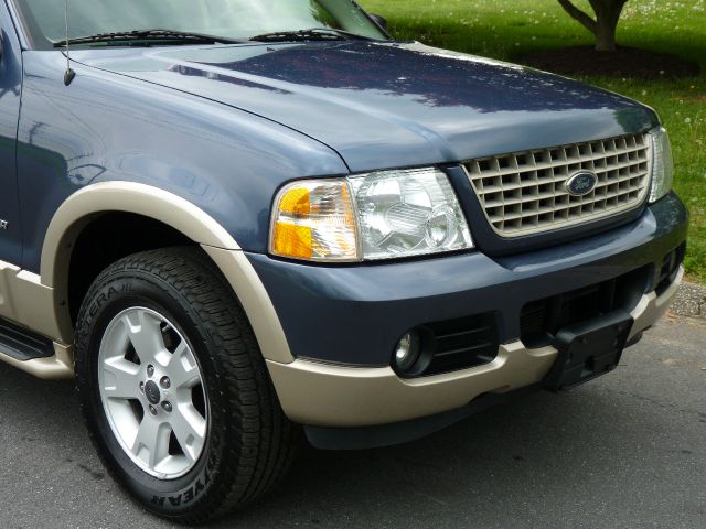 2005 Ford Explorer LT CREW 25