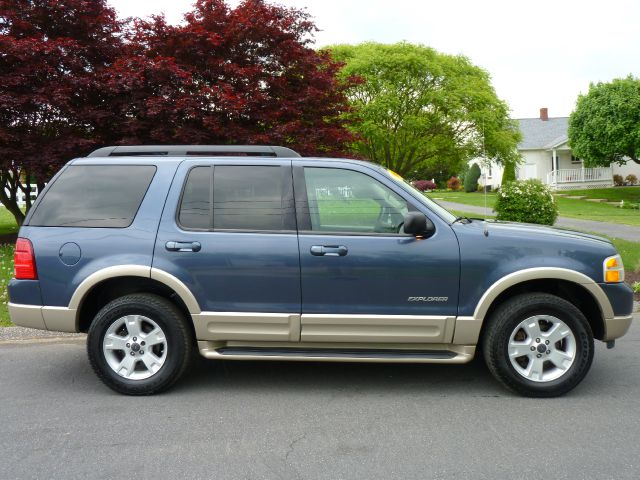 2005 Ford Explorer LT CREW 25