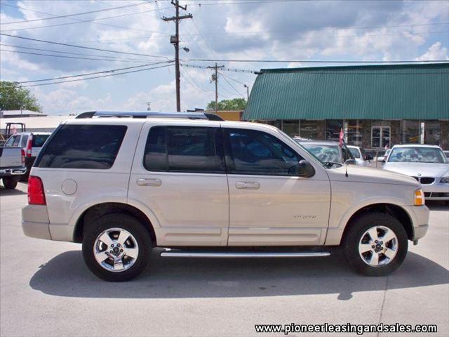 2005 Ford Explorer SLS Base