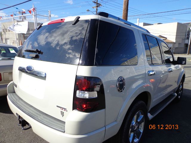 2006 Ford Explorer 2dr LWB