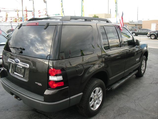 2006 Ford Explorer LT CREW 25