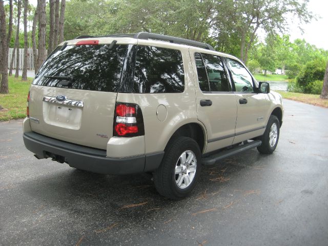 2006 Ford Explorer LT CREW 25