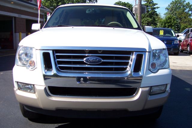 2006 Ford Explorer Custom Deluxe