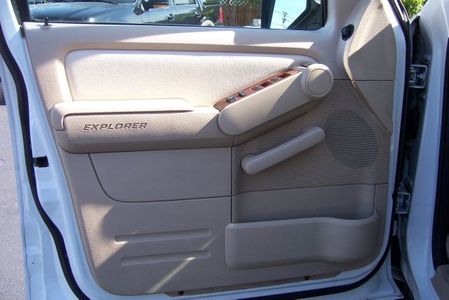 2006 Ford Explorer Custom Deluxe