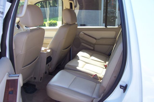 2006 Ford Explorer Custom Deluxe