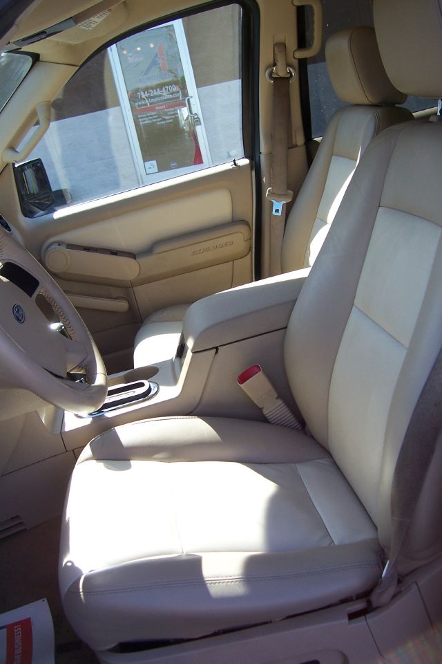 2006 Ford Explorer Custom Deluxe