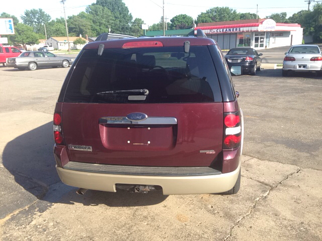 2006 Ford Explorer LS NICE