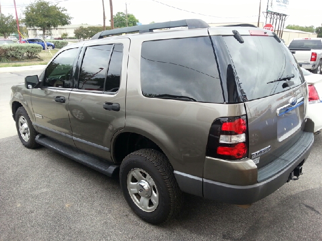 2006 Ford Explorer LT CREW 25