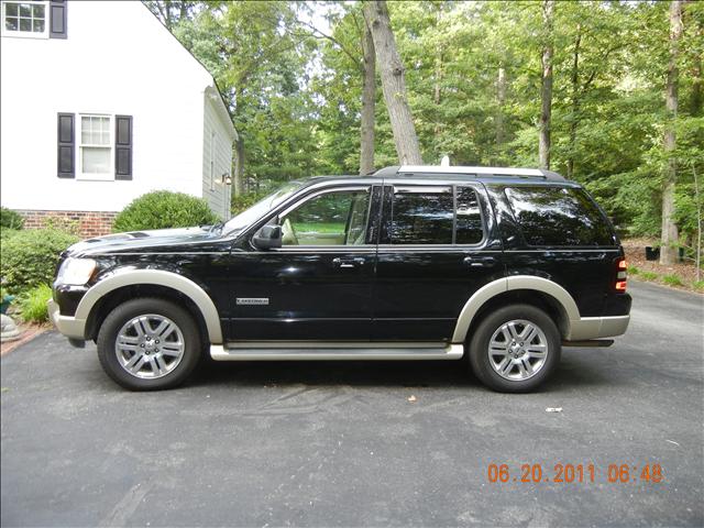 2006 Ford Explorer E320 - Extra Sharp