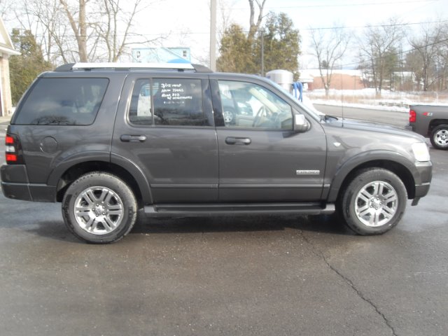 2007 Ford Explorer 2dr LWB