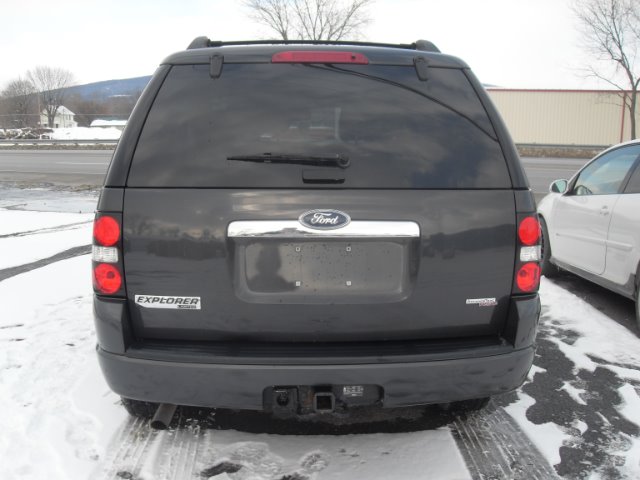 2007 Ford Explorer 2dr LWB