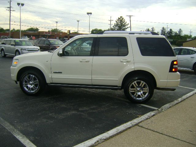 2007 Ford Explorer 2dr LWB