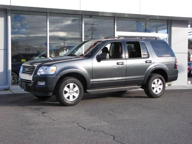 2010 Ford Explorer 4dr Sdn XLS