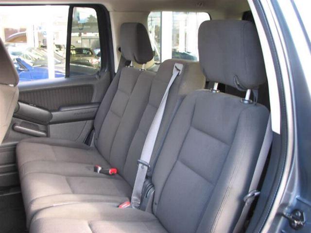 2010 Ford Explorer 4dr Sdn XLS