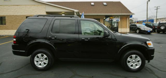 2010 Ford Explorer ESi