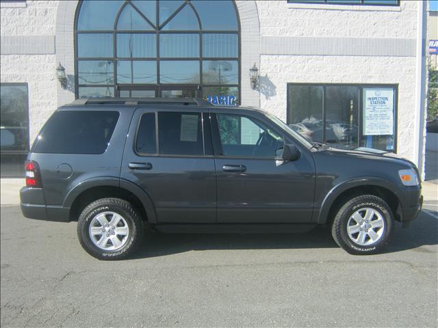 2010 Ford Explorer ESi