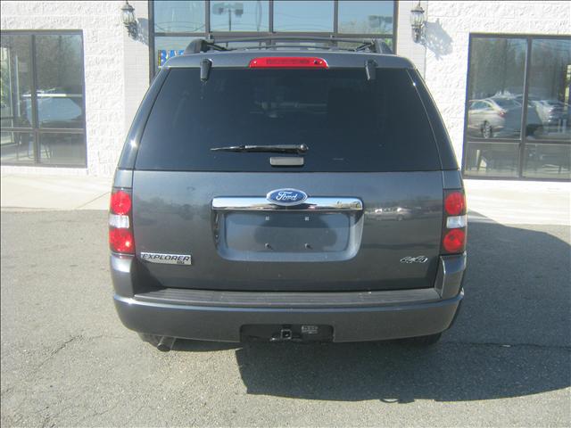 2010 Ford Explorer ESi