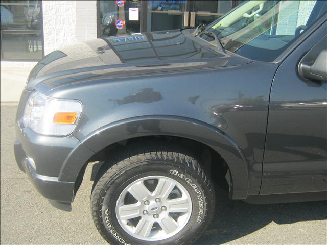 2010 Ford Explorer ESi