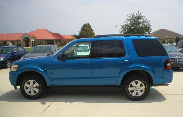 2010 Ford Explorer ESi