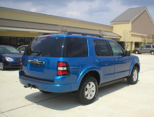 2010 Ford Explorer ESi