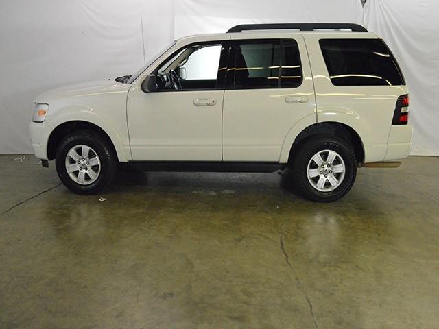 2010 Ford Explorer ESi