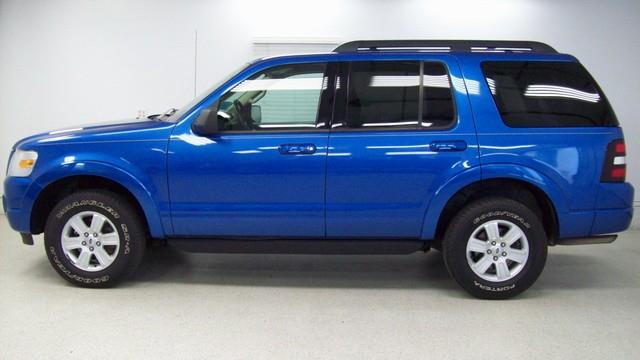 2010 Ford Explorer ESi