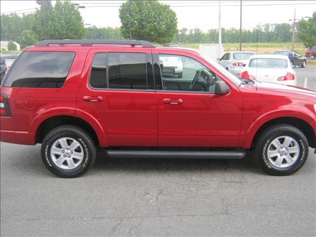 2010 Ford Explorer ESi