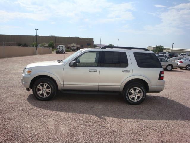 2010 Ford Explorer ESi