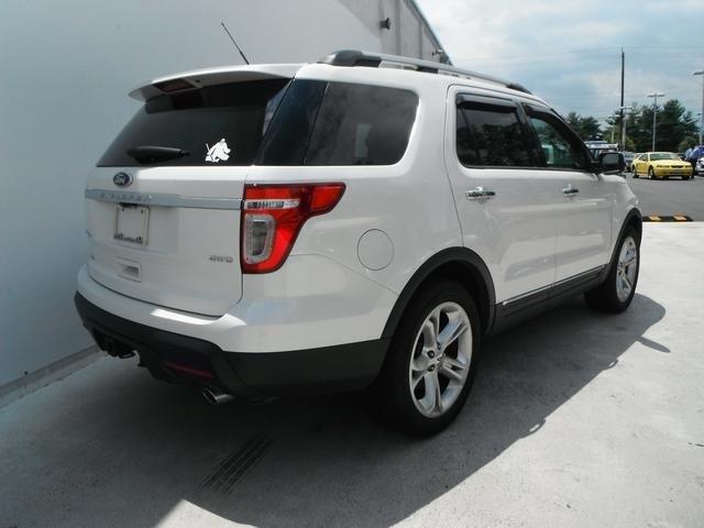 2011 Ford Explorer SLT 25