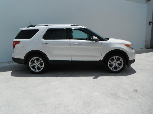 2011 Ford Explorer SLT 25