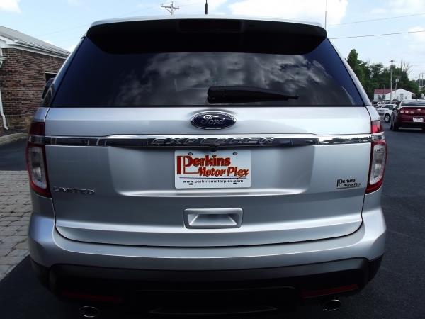 2011 Ford Explorer SLT 25