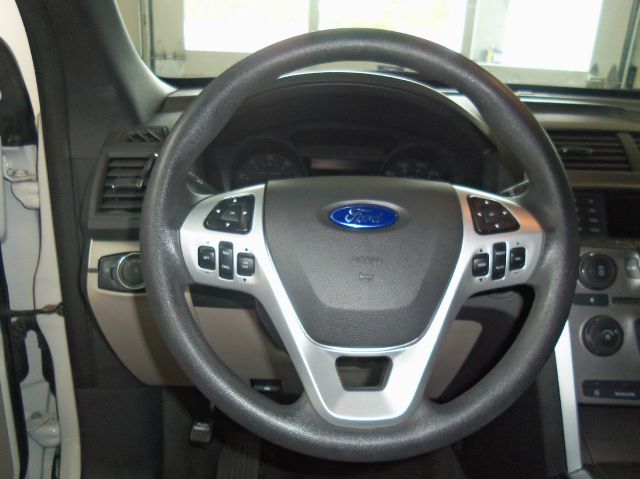 2011 Ford Explorer Ram 3500 Diesel 2-WD