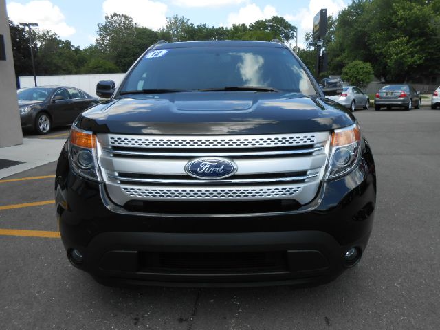 2012 Ford Explorer 31 FOOT