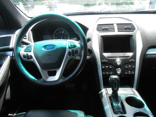 2012 Ford Explorer 31 FOOT