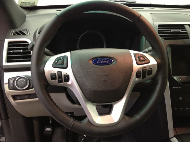 2013 Ford Explorer 31 FOOT