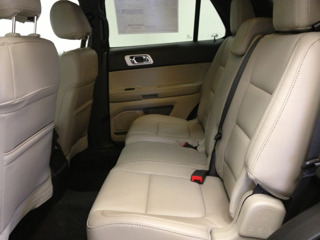 2013 Ford Explorer 31 FOOT