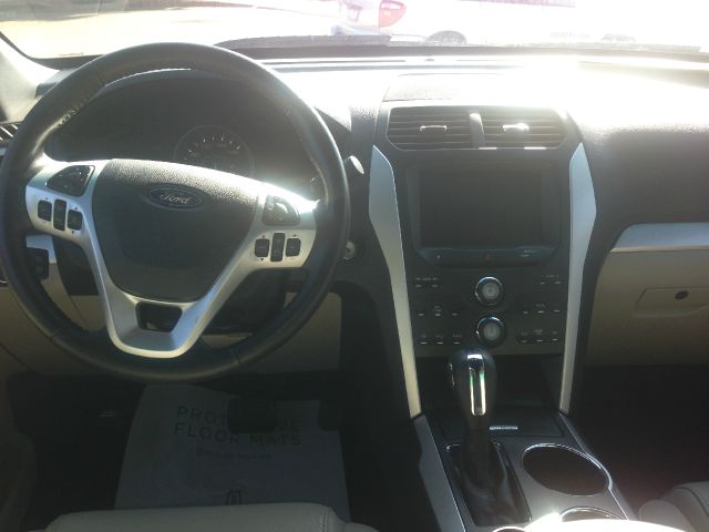 2013 Ford Explorer 31 FOOT